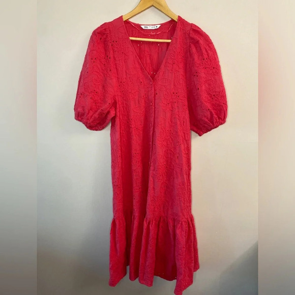 ✨ Host Pick ✨ Zara Embroidered Eyelet Fuscia Marta Blogger Fave Midi Dress - Picture 6 of 10